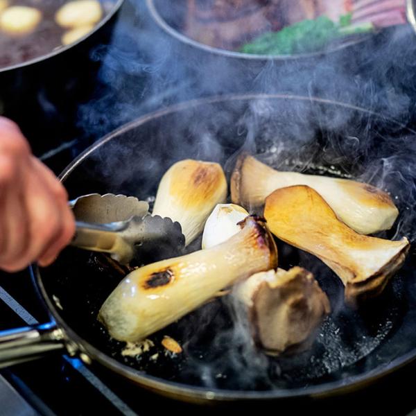 Ein Rundgang durch die Küche von Børkop Vandmølle, wo mit Pilzen gekocht wird