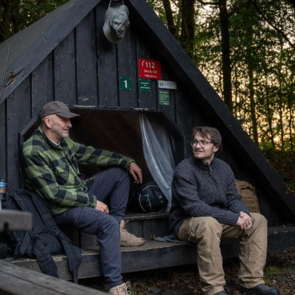 Zwei Personen auf einem Sheltertour in Andkær Vig