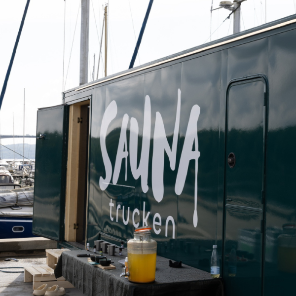 Der Saunatruck steht fest am Vejle-Fjord