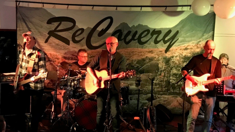 Musikalisches Konzert bei Fary Lochan mit ReCovery