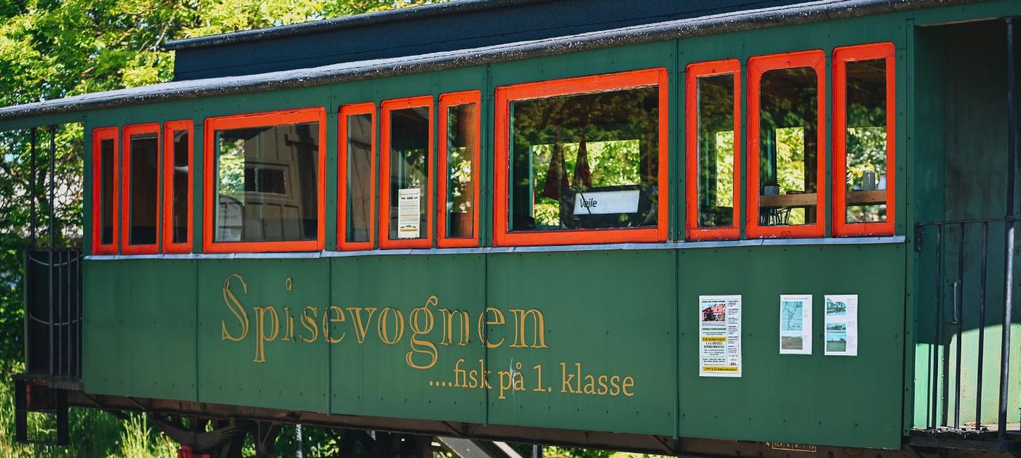 Eisenbahnwaggon am Bahnhof Bindeballe am Bindeballestien