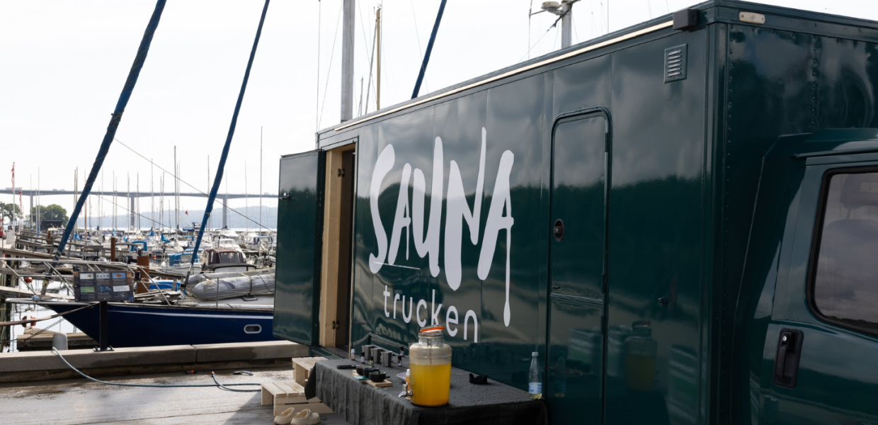 Der Saunatruck steht fest am Vejle-Fjord