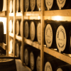 Whiskyfässer bei Fary Lochan in Farre