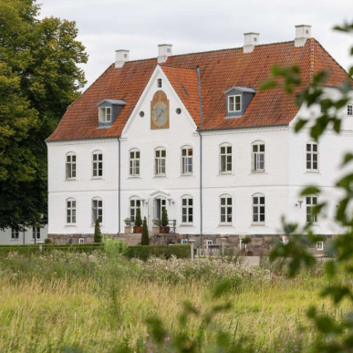 Hovedhuset på Haraldskær Sinatur Hotel 