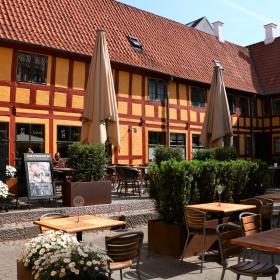 Den Smidtske Gård in Vejle vor Nr. 14 Weinbar