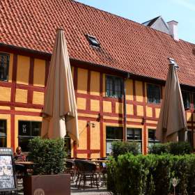 Das historische Gebäude in Den Smidtske Gård in Vejle