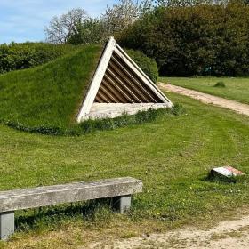 Kong Rans Tor – Haltepunkt auf dem Wanderweg durch das Dorf Rans Togt