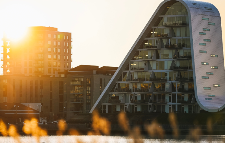 Solnedgang over Bølgen om foråret